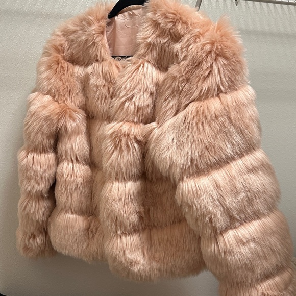 Pink faux fur coat M euc - Picture 3 of 7